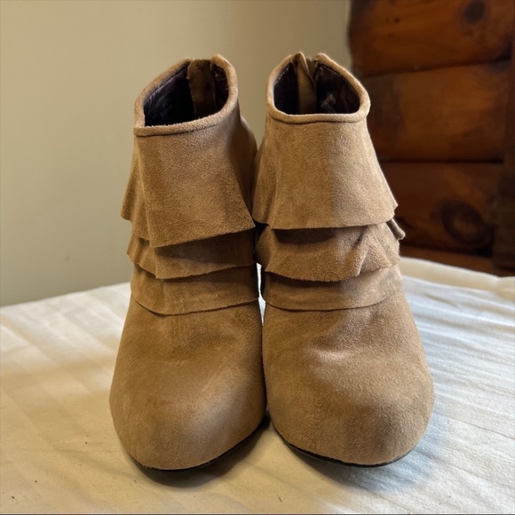 Steve Madden Cuddless Leather Suede Booties Taupe Tan Size 7.5 - Picture 9 of 9